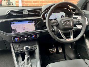 AUDI Q3 1.5 TFSI CoD 35 S line