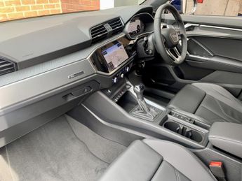 AUDI Q3 1.5 TFSI CoD 35 S line