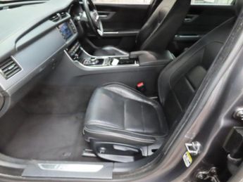 JAGUAR XF 2.0d R-Sport Auto AWD Euro 6 (s/s) 4dr