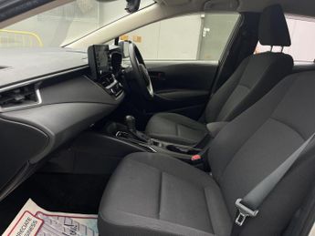 TOYOTA COROLLA 1.8 VVT-h Design Touring Sports 5dr Petrol Hybrid CVT Euro 6 (s/