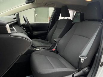 TOYOTA COROLLA 1.8 VVT-h Design Touring Sports 5dr Petrol Hybrid CVT Euro 6 (s/