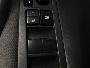 TOYOTA COROLLA 1.8 VVT-h Design Touring Sports 5dr Petrol Hybrid CVT Euro 6 (s/
