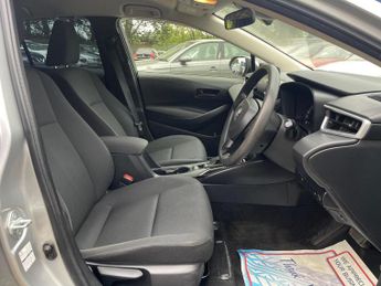TOYOTA COROLLA 1.8 VVT-h Design Touring Sports 5dr Petrol Hybrid CVT Euro 6 (s/