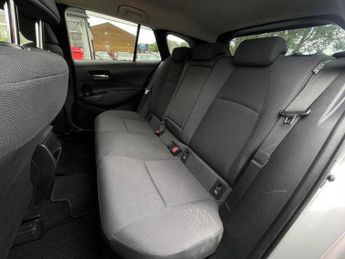 TOYOTA COROLLA 1.8 VVT-h Design Touring Sports 5dr Petrol Hybrid CVT Euro 6 (s/