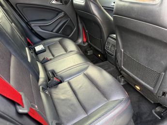 MERCEDES-BENZ GLA 2.0 GLA250 AMG Line
