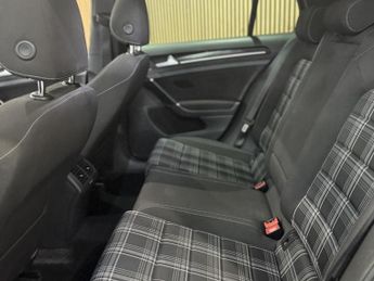 VOLKSWAGEN GOLF 2.0 TDI BlueMotion Tech GTD