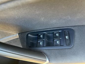 VOLKSWAGEN GOLF 2.0 TDI BlueMotion Tech SE Nav