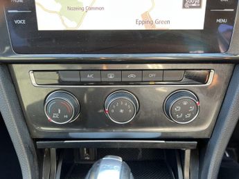 VOLKSWAGEN GOLF 2.0 TDI BlueMotion Tech SE Nav