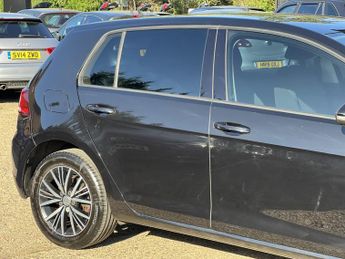 VOLKSWAGEN GOLF 2.0 TDI BlueMotion Tech SE Nav