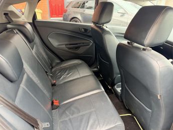 FORD FIESTA 1.6 Titanium