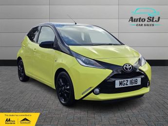 Toyota AYGO 1.0 VVT-i x-cite 3 Yellow Bi-Tone