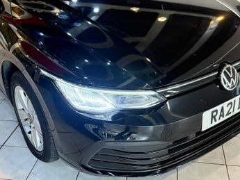 VOLKSWAGEN GOLF 1.5 eTSI MHEV Life