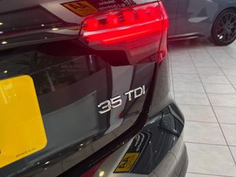 AUDI A4 2.0 TDI 35 Black Edition