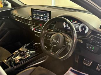 AUDI A4 2.0 TDI 35 Black Edition