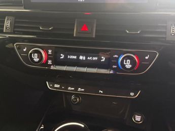 AUDI A4 2.0 TDI 35 Black Edition