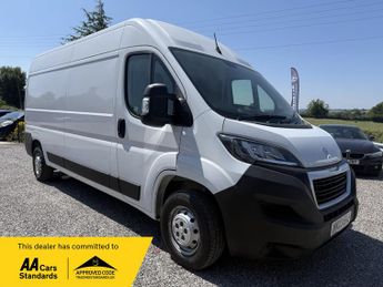 Peugeot Boxer 2.2 Boxer Professional Premium+ 335 L3H2 BlueHDi 140 S&S 6-speed