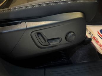 VOLVO XC40 2.0 Plus Dark B4 (197 hp)