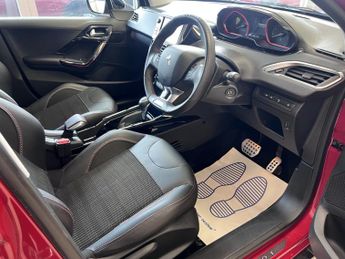 PEUGEOT 2008 1.2 PureTech GT Line