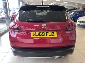 PEUGEOT 2008 1.2 PureTech GT Line