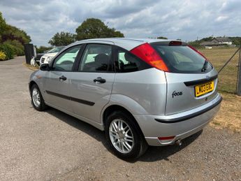 FORD FOCUS 1.6 i 16v LX