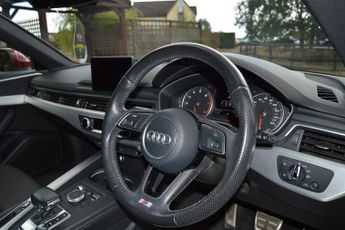 AUDI A4 AVANT 2.0 TFSI S line