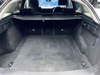 LAND ROVER RANGE ROVER VELAR 2.0 D180