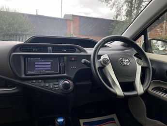 TOYOTA AQUA Hybrid Automatic 1.5 Euro 5 5dr