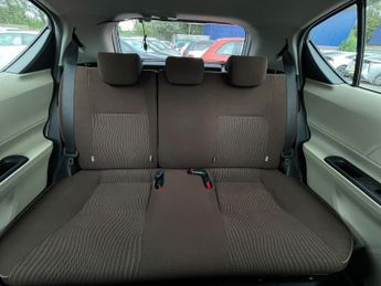 TOYOTA AQUA Hybrid Automatic 1.5 Euro 5 5dr