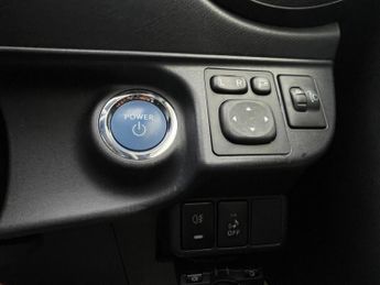 TOYOTA AQUA Hybrid Automatic 1.5 Euro 5 5dr