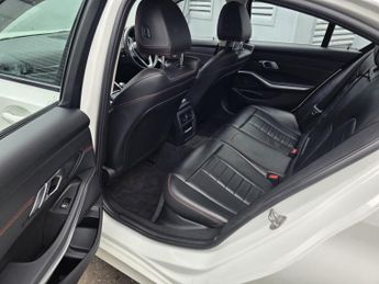 BMW 3 SERIES 2.0 320i Sport Saloon