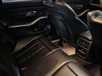 BMW 3 SERIES 2.0 320i Sport Saloon