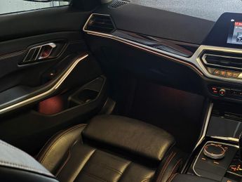 BMW 3 SERIES 2.0 320i Sport Saloon
