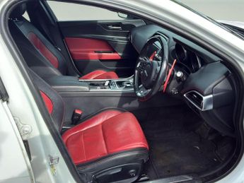JAGUAR XE 2.0d R-Sport Auto Euro 6 (s/s) 4dr
