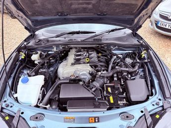 MAZDA MX-5 RF 2.0 SKYACTIV-G Sport Nav