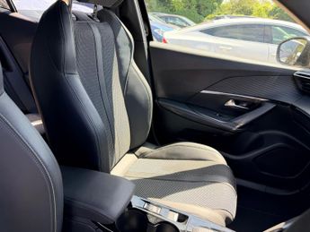 PEUGEOT 2008 1.2 PureTech Allure EAT Auto Euro 6