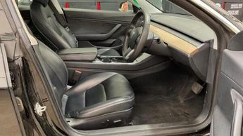 TESLA MODEL 3 Standard Range Plus Auto RWD 4dr