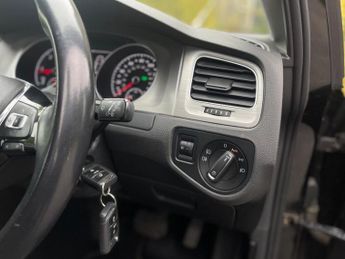 VOLKSWAGEN GOLF 1.6 TDI BlueMotion Tech Match DSG Euro 5 (s/s) 5dr