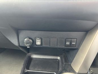 TOYOTA RAV4 2.0 V-Matic Icon