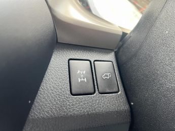 TOYOTA RAV4 2.0 V-Matic Icon