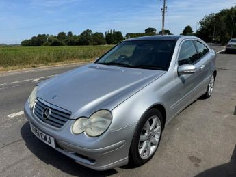 MERCEDES-BENZ C CLASS 2.3 C230 Kompressor Sport