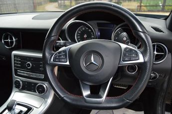 MERCEDES-BENZ SLC 2.1 SLC250d AMG Line