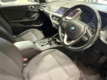 BMW 1 SERIES 1.5 118i SE