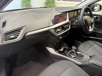 BMW 1 SERIES 1.5 118i SE
