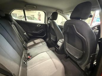 BMW 1 SERIES 1.5 118i SE