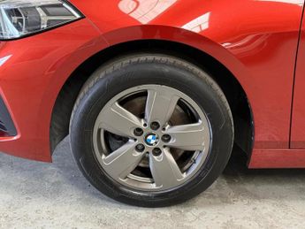 BMW 1 SERIES 1.5 118i SE