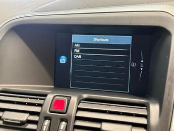 VOLVO XC60 2.4 SE Lux Nav D5 AWD