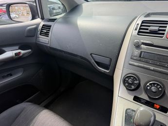 TOYOTA AURIS 1.4 D-4D T3