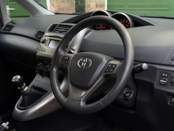 TOYOTA VERSO 2.0 D-4D TR