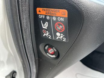 HONDA JAZZ 1.4 i-VTEC ES Plus