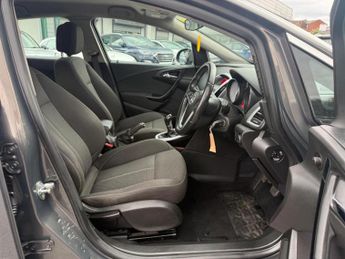 VAUXHALL ASTRA 1.4 16v SRi Euro 5 5dr